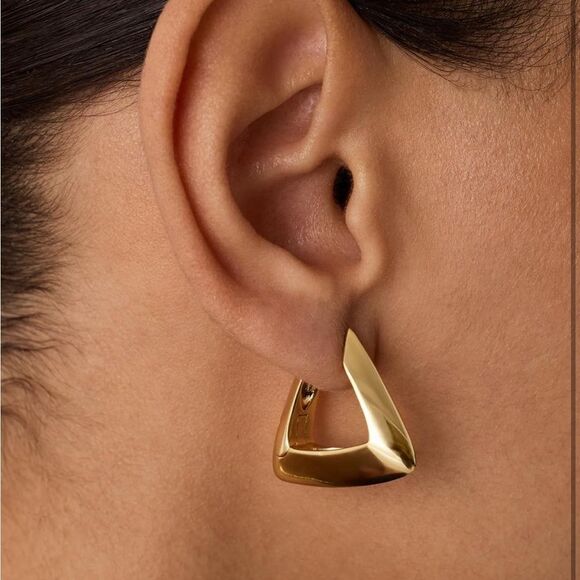14k Gold Plated Triangle Geo Earrings - Picture 1 of 4